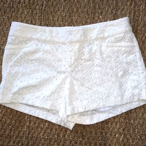EUC Lilly Pulitzer white eyelet shorts size 10